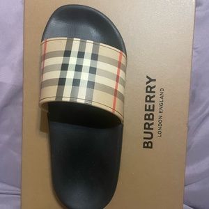 Authentic Burberry slide box and dust bag included worn once size 36